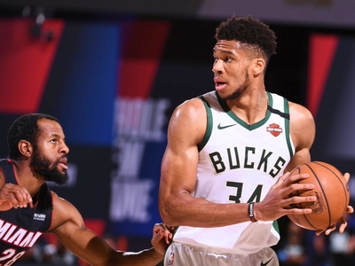 Μπλακ άουτ οι Μπακς, μία... ανάσα από το...