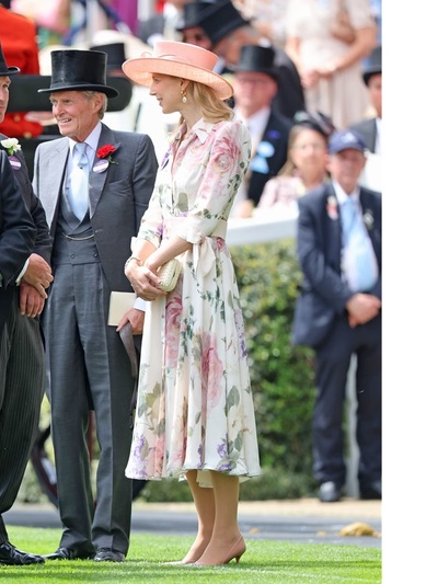 Το Tatler ανακήρυξε πιο κομψή τη Lady Ga...
