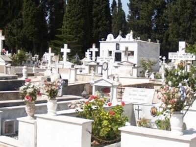 Μπέρδεψαν τις σορούς και την έθαψαν τρει...