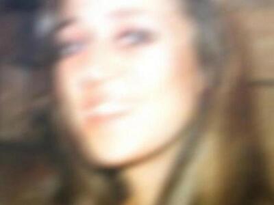 Πασίγνωστη ξανθιά παρουσιάστρια, όταν ήτ...