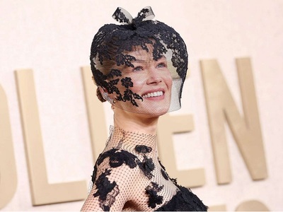  Ρόζαμουντ Πάικ με Dior vintage και head...