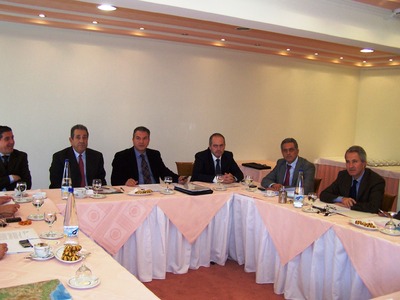 Με τρεις απουσίες  ξεκίνησε η σύσκεψη στο Τζάκι 