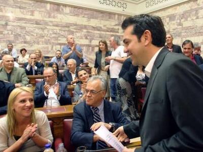 Να ρίξουν την κυβέρνηση καλεί ΠΑΣΟΚ και ...