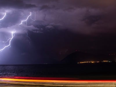 Καιρός: Ισχυρές βροχές και καταιγίδες- Η...