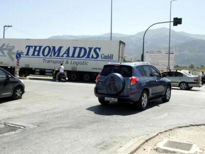 Τροχαίο στην παραγλαύκεια - Σφοδρή σύγκρ...