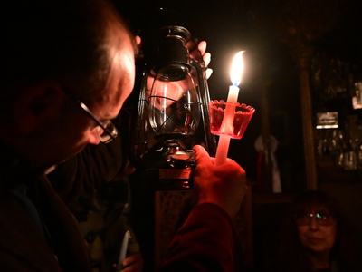 Άγιο Φως: Τα σενάρια που εξετάζονται για...