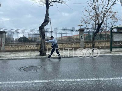 Κι όμως, έγινε παρέλαση στα Χανιά! Ένας ...