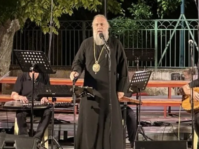 Τρίκαλα: Ο Μητροπολίτης πήρε πάλι το μικ...
