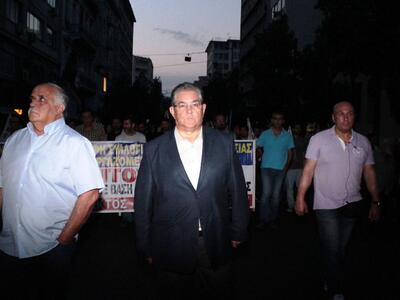 Μαζική η πορεία του ΠΑΜΕ στην Αθήνα – ΔΕ...