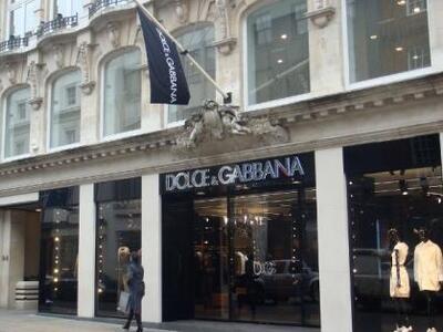 “Κλειστά λόγω αγανάκτησης” τα καταστήματ...