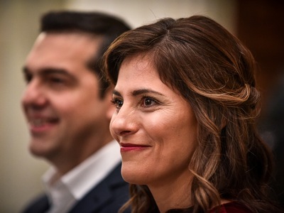 Ο Αλέξης Τσίπρας πήγε θέατρο με την Μπέτ...