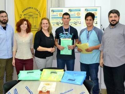 Τα ονόματα είναι: από αριστερά προς δεξι...