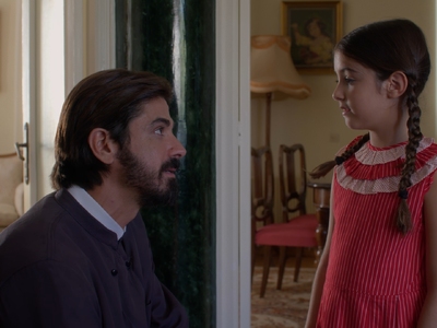 Άγιος έρωτας: Ο πατήρ Νικόλαος συναντά τ...