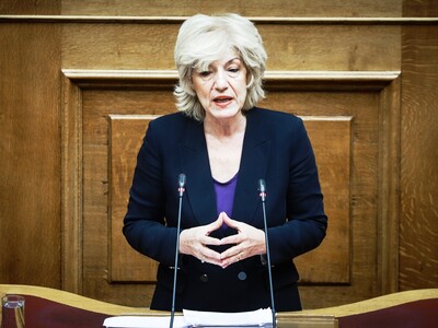 Με την Κινέζα πρέσβη στην Αθήνα συναντήθ...