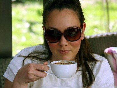 Τη μείωση του ΦΠΑ και σε καφέ-αναψυκτικά...