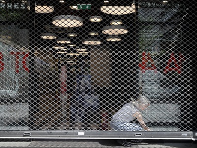 Τι ανοίγει τη Δευτέρα, στη β' φάση άρσης...