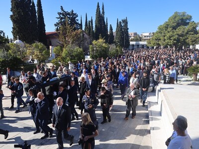 Διονύσης Σαββόπουλος: Με δάκρυα αλλά και...