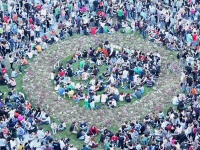 "Πρώτα και πάνω απ' όλα ο άνθρωπος&...