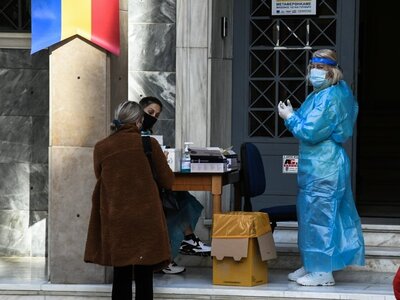 Πάτρα: 2 άνδρες και 3 γυναίκες περίπου 3...