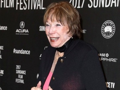 Η Σίρλεϊ ΜακΛέιν συνεργάζεται με τον Μάθ...