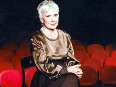 Η κυρία Ξένια Καλογεροπούλου.