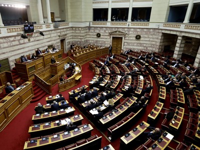 LIVE η συζήτηση για τη Συμφωνία των Πρεσ...