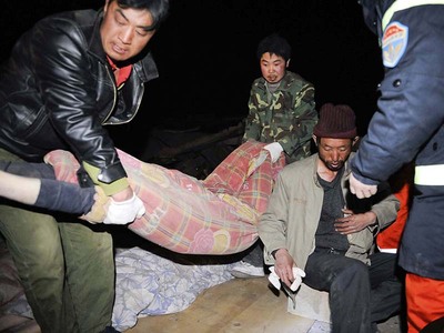 Στους 800 οι νεκροί από τον σεισμό στην Κίνα