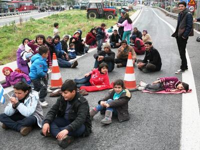 Καραβάνια προσφύγων προσπάθησαν να φύγου...