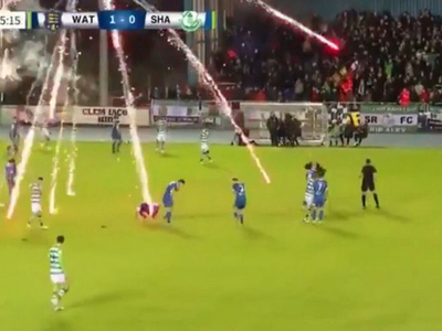 Ματς στην Ιρλανδία διεκόπη προσωρινά λόγ...