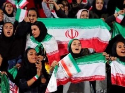 Oι γυναίκες επιστρέφουν στα γήπεδα στο Ιράν!