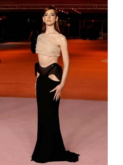Χάρι Νεφ με Mugler