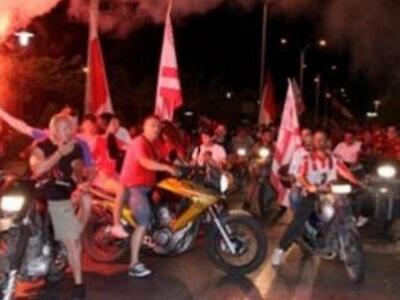 Πορεία στο Βόλο από χιλιάδες οπαδούς του...