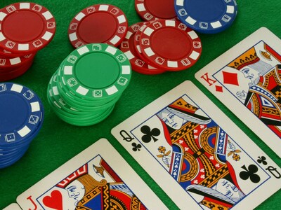 Πάτρα: Από το τουρνουά πόκερ στην ...Ασφ...