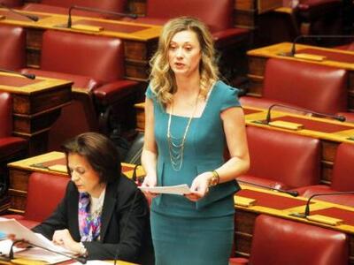 Μακρή σε Άδωνι: Θα τα πούμε στη δικαιοσύ...