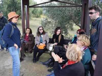 Η Β. Μαρτίνη με την υπόλοιπη παρέα στο κ...