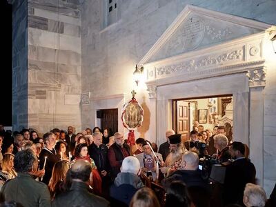 Πότε είναι οι Πρώτοι Χαιρετισμοί: Τι ώρα...