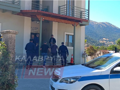 Στα Καλάβρυτα συνελήφθη ο 53χρονος που π...