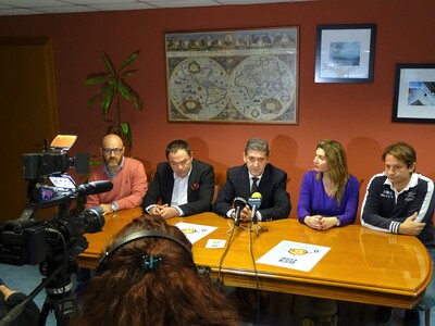 Πάτρα: «Μέσα τρώμε - πίνουμε,  έξω καπνίζουμε» 