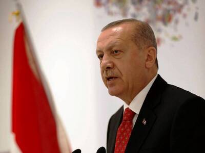 Ο Ερντογάν διαγράφει τον Νταβούτογλου 