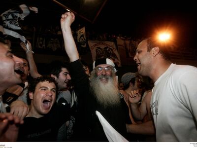 Δείτε τους πανηγυρισμούς από την υποδοχή...