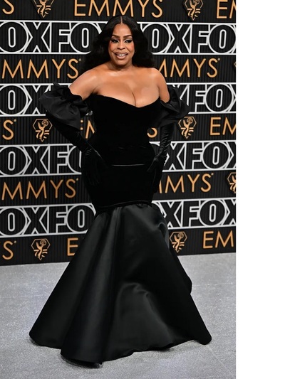 Nίσι Νας με Greta Constantine