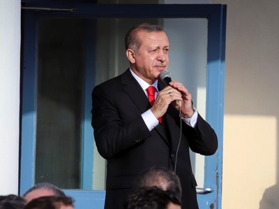 Εκβιάζει ο Ερντογάν: "Θα ανοίξω τον...