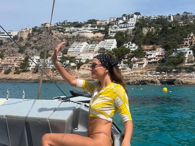 Χέιλι Μπίμπερ, Mαγιόρκα: Trendy διακοπές...