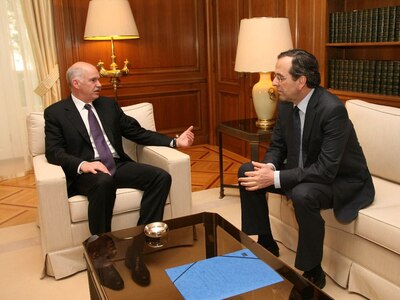 Μιλάει το βράδυ ο Παπανδρέου, δεν θα μιλ...