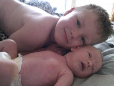 Μοναδικό: 5χρονος ξεγέννησε τη μητέρα του