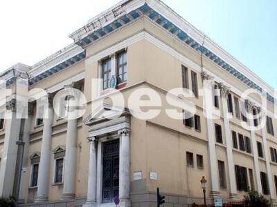 Πάτρα:Τρόμος στο Πρωτοδικείο - 77χρονος ...