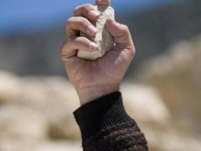 Λιθοβόλησαν μέχρι θανάτου ανύπαντρο ζευγάρι!