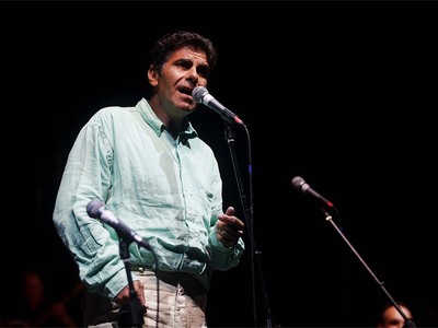 Γιάννης Μπέζος