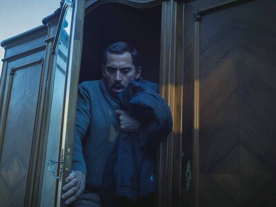 «Μέσα από τις Σκιές - No Mires a Los Ojos».