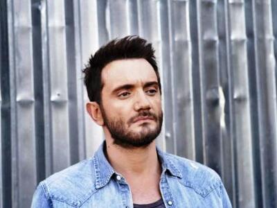 Ενοχλημένος ο Χρήστος Μενιάτης με τις φή...